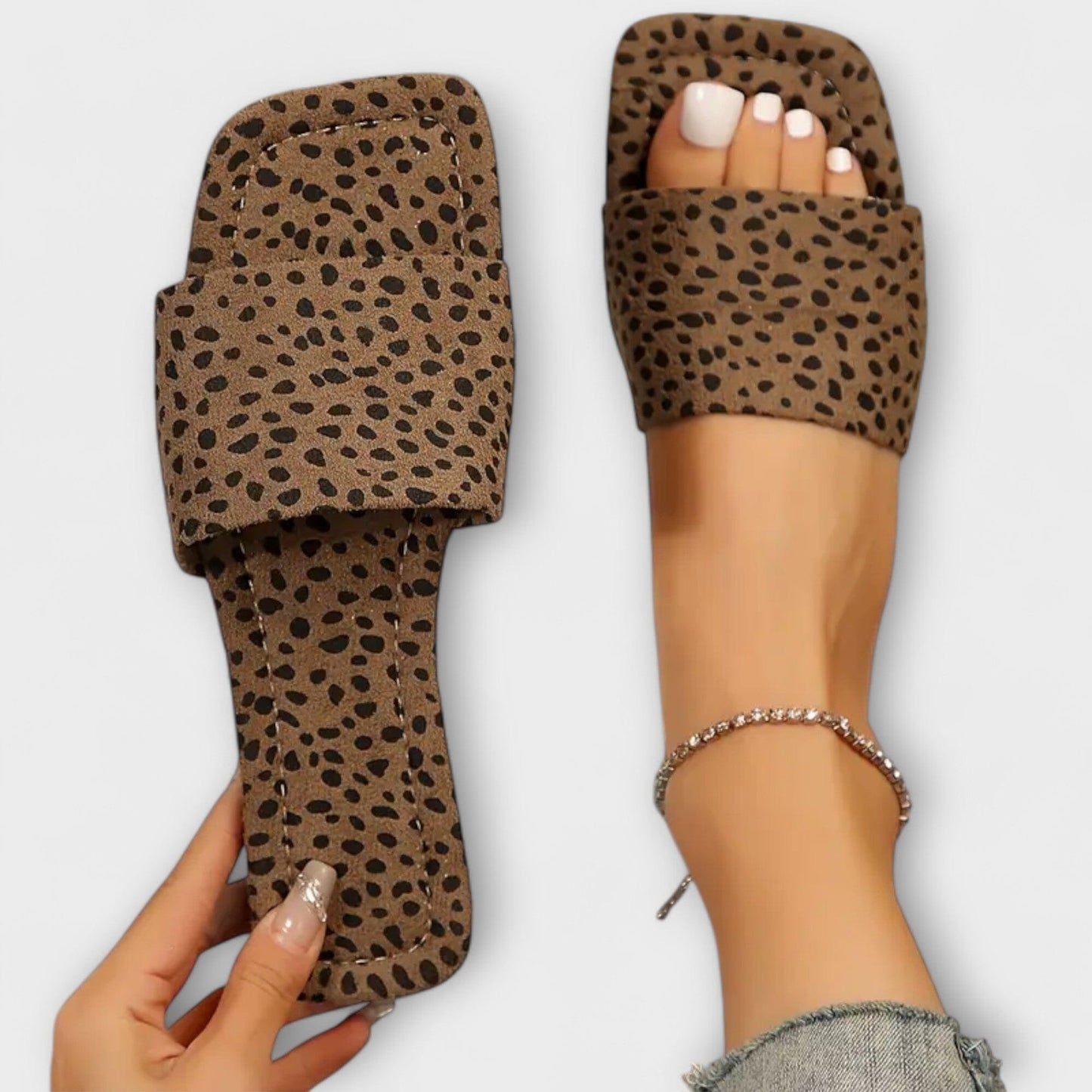 Zapatos planos con diseño de leopardo
