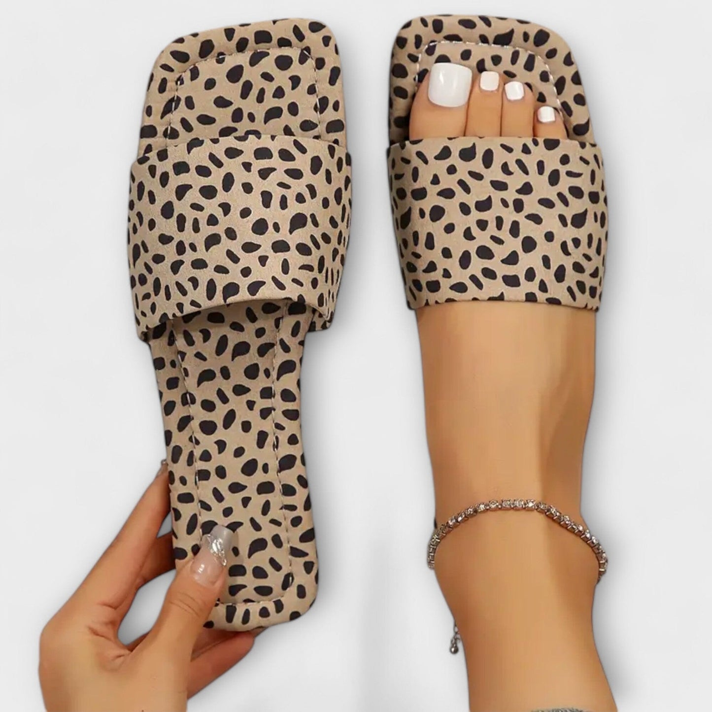 Zapatos planos con diseño de leopardo