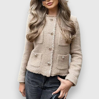 Kiriane – Chaqueta Atemporal para Transiciones Elegantes