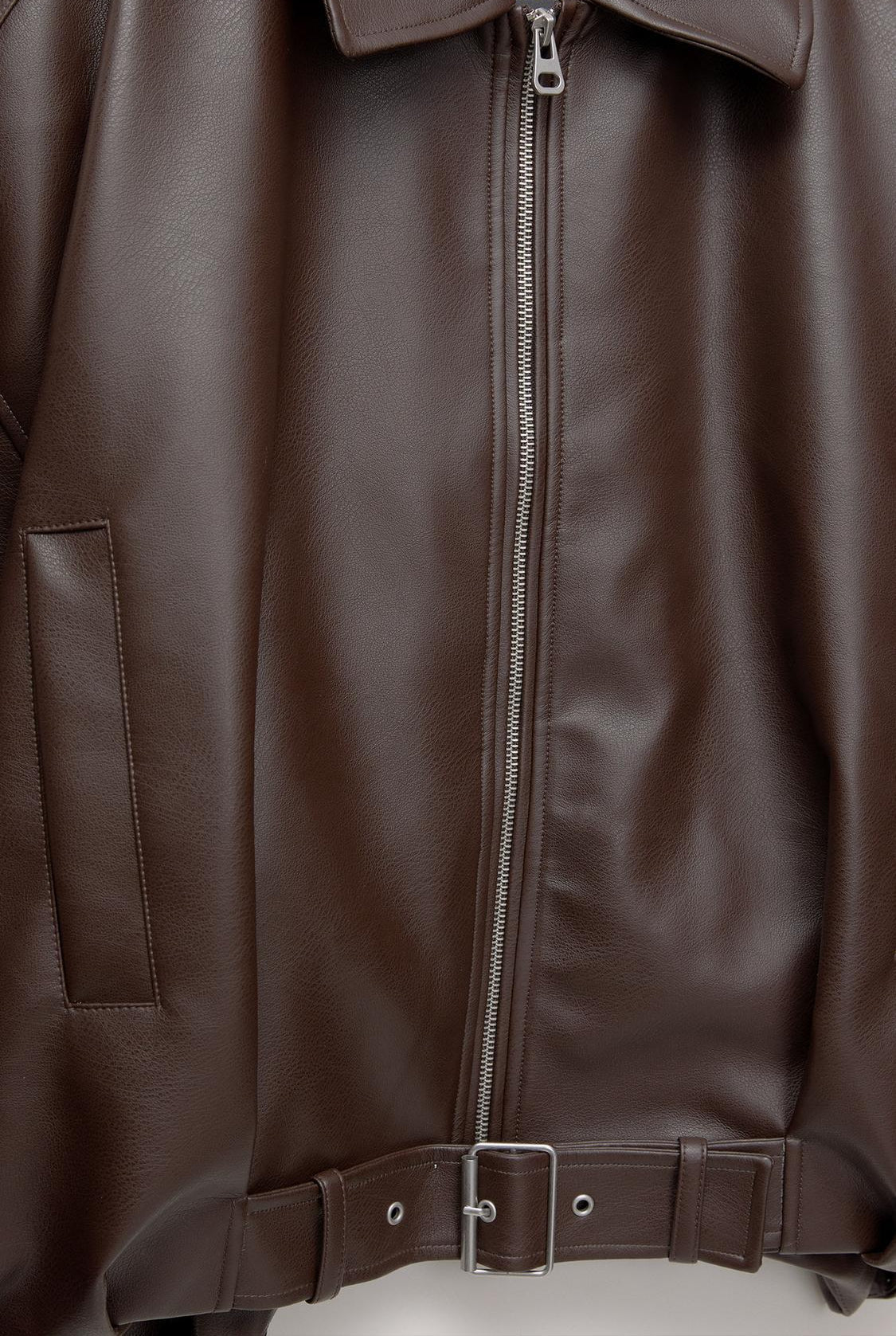 Chaqueta Retro AVIATA: Estilo Vintage con Toque Moderno