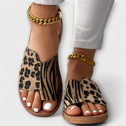 Zapatos de salón bicolores con diseño de leopardo sofisticados