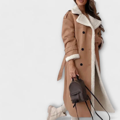 Abrigo Largo Clásico: Elegancia Atemporal para Cada Ocasión