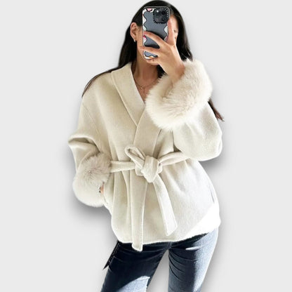 Gracelle – Abrigo Elegante con Puños de Piel