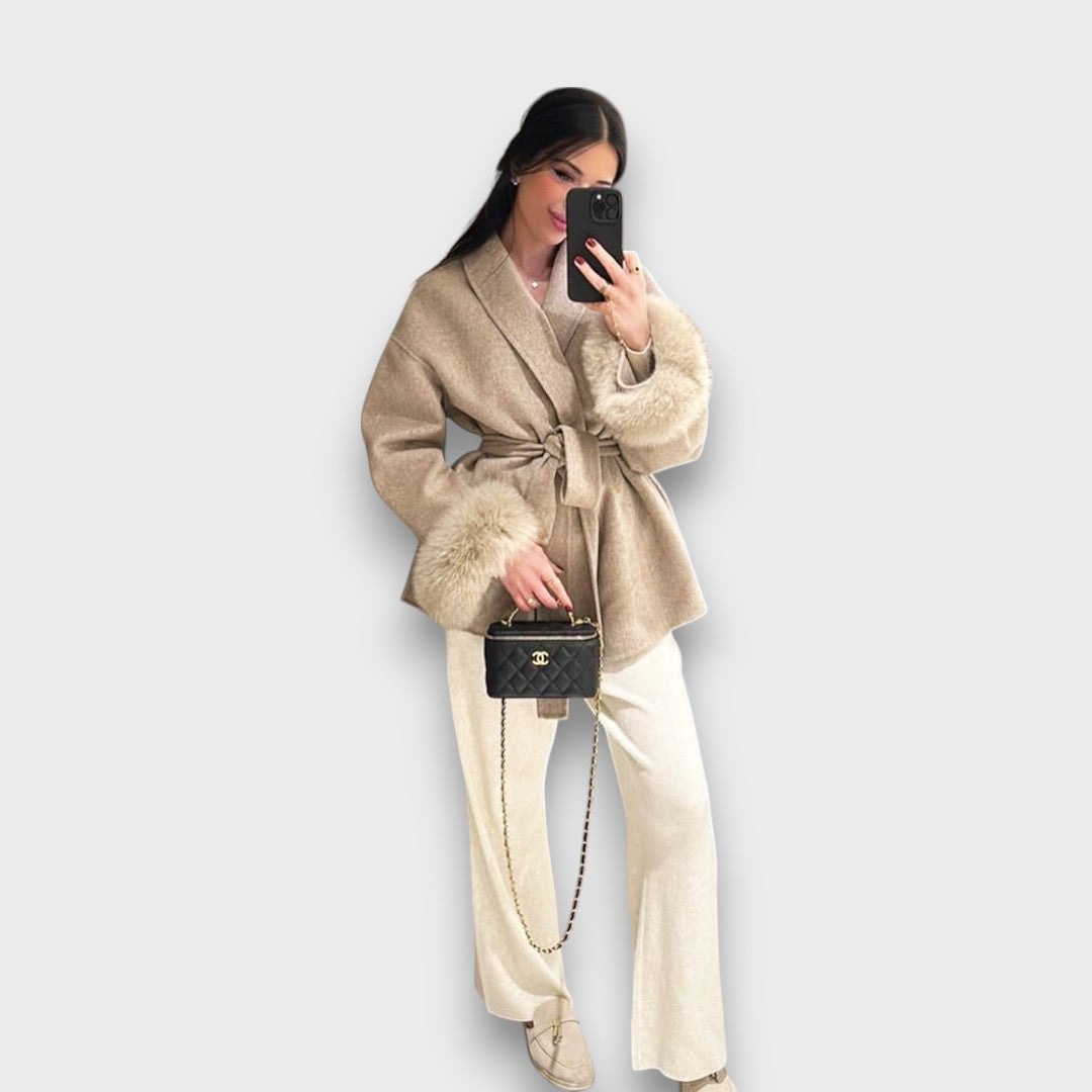 Gracelle – Abrigo Elegante con Puños de Piel