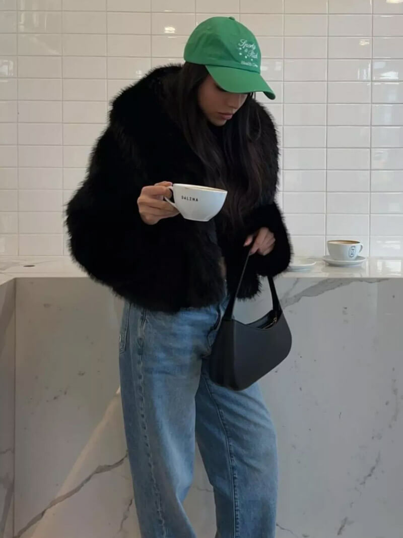 Abrigo de Piel Sintética Jenna: Elegancia y Confort