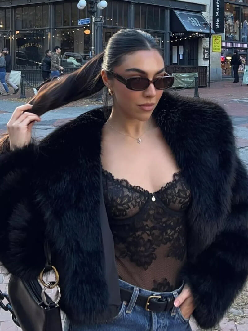 Abrigo de Piel Sintética Jenna: Elegancia y Confort