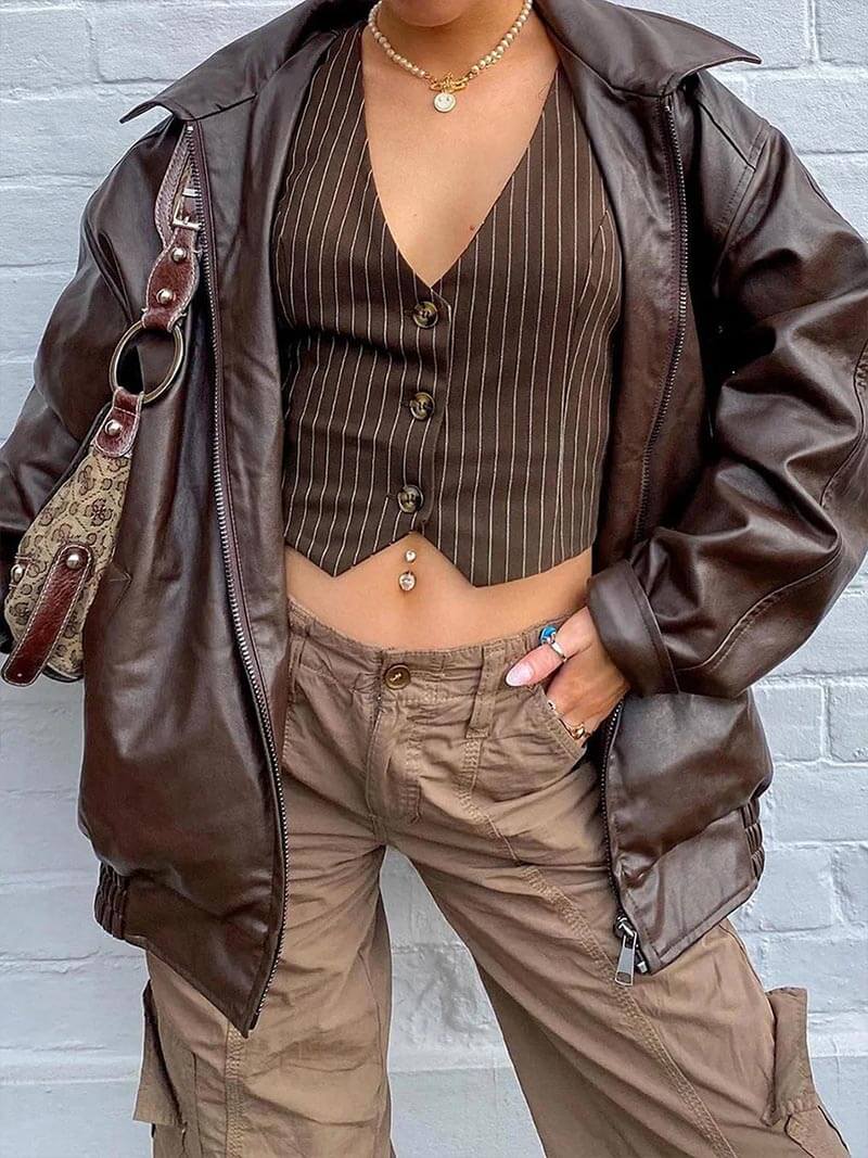 Chaqueta Lilli: Elegancia en Cuero Sintético Moderno