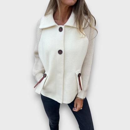 Lunaris – Chaqueta de Estilo con Mangas Contrastantes