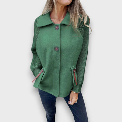 Lunaris – Chaqueta de Estilo con Mangas Contrastantes