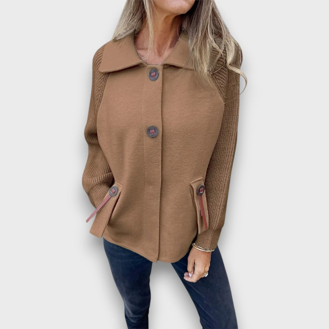 Lunaris – Chaqueta de Estilo con Mangas Contrastantes