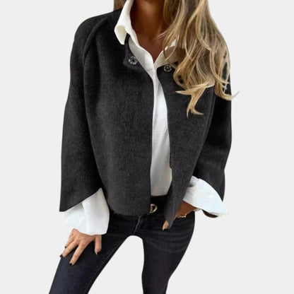 Sabrina | Chaqueta Boxy Clásica: Estilo Atemporal y Confort